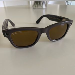 Wayfarer Ray•Ban stories brown/beige frames